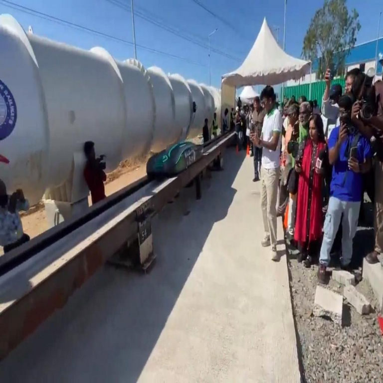 India avanza con su proyecto de Hyperloop: busca construir el túnel de alta velocidad más extenso del mundo para alcanzar velocidades superiores a 1.000 km/h