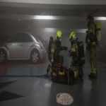 “Motivos por los que la batería de un vehículo eléctrico puede estallar, provocando el fallecimiento de dos bomberos en Madrid”