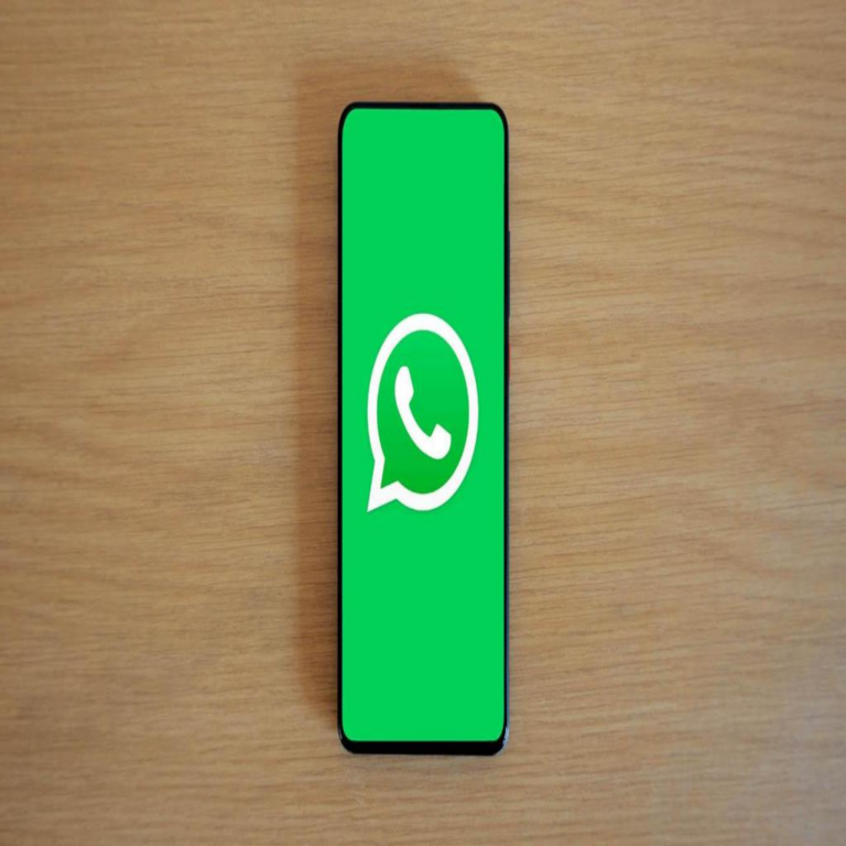 “¿Representan los ataques por WhatsApp un mayor riesgo que los de correo electrónico? Claves para protegerte.”