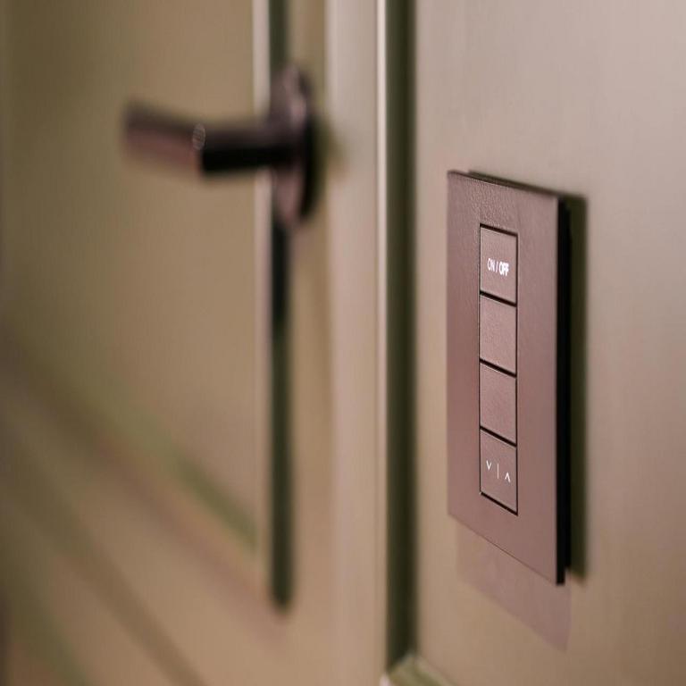 “Cómo conectar un timbre inteligente a una cerradura inteligente y sus beneficios”