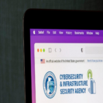 CISA insta a aplicar parches de inmediato para vulnerabilidades críticas en CentreStack y Windows.