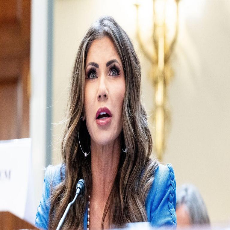 La directora del DHS, Noem, promete realinear la CISA con su misión principal.
