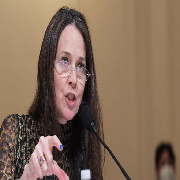 Exdirector de CISA critica al gobierno de Trump por exigir lealtad