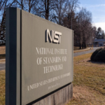 El NIST prioriza eliminar el rezago y pospone las vulnerabilidades (CVE) previas a 2018.