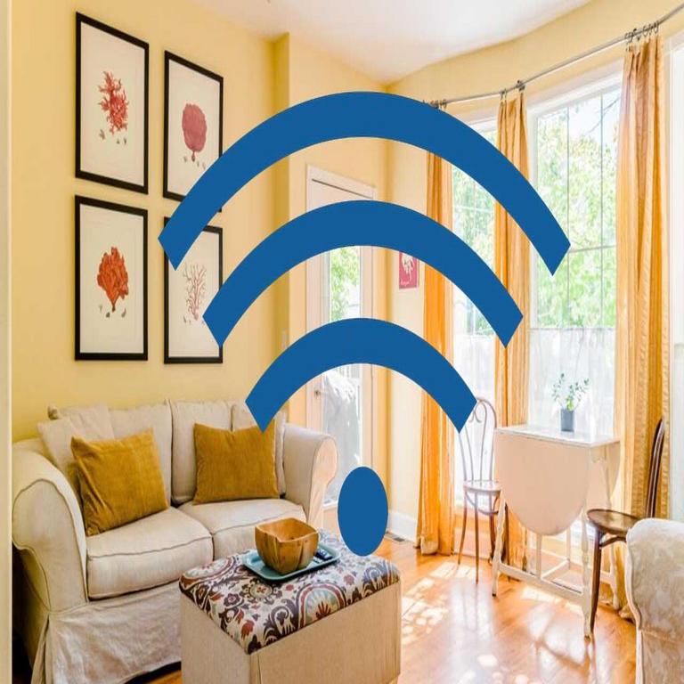 “¿Qué conviene más para lograr cobertura Wi-Fi en toda la casa: PLC con conexión inalámbrica o reutilizar un router antiguo?”