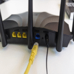 Consideraciones para elegir entre un router especializado para gaming o utilizar el proporcionado por el operador.