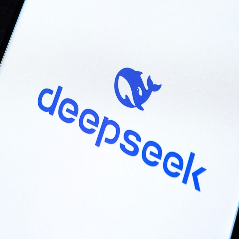 Amenazas de seguridad en inteligencia artificial de código abierto expuestas por DeepSeek.
