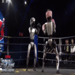 Robots humanoides compitiendo en combate: desde golpes directos hasta patadas aéreas en el primer campeonato mundial oficial de boxeo robótico.