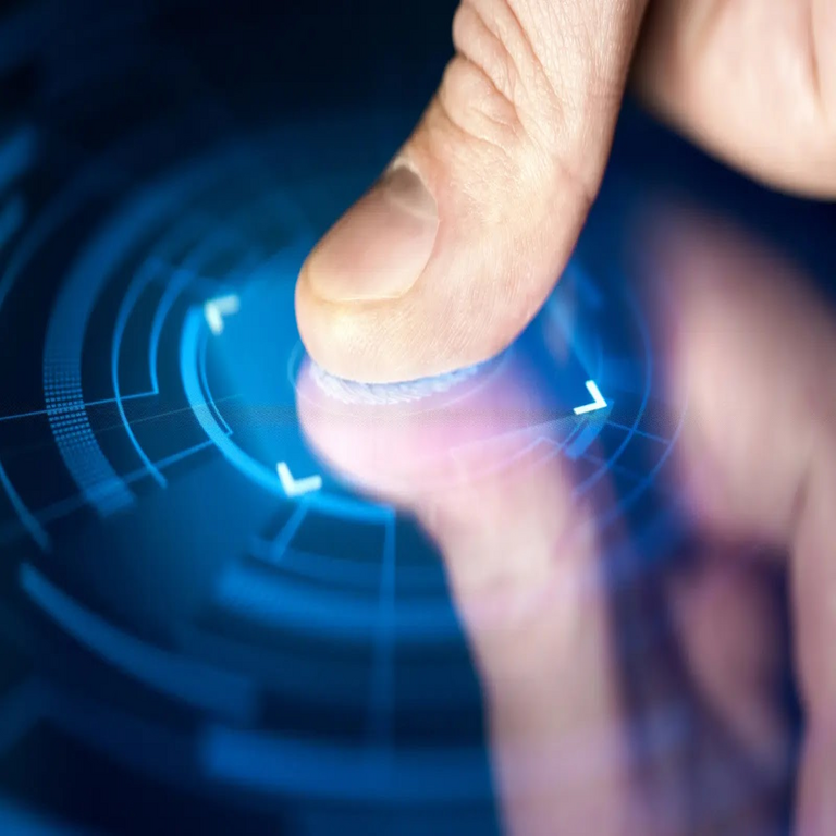 Detección de amenazas de deepfake en sistemas de autenticación y verificación.