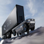 Un innovador medio de transporte híbrido promete transformar la movilidad al operar tanto en carreteras como en vías férreas