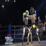 China organizó el primer torneo de boxeo con robots operados por humanos, superando las expectativas planteadas en la película *Gigantes de acero*.