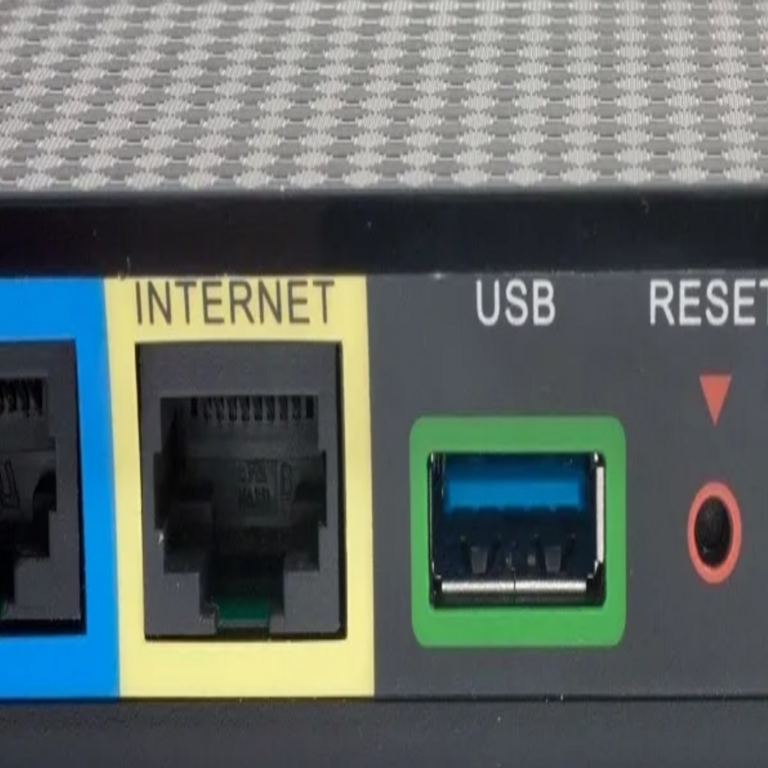 Propósito de conectar un disco duro externo al puerto USB del router: funcionalidades que quizás desconocías.