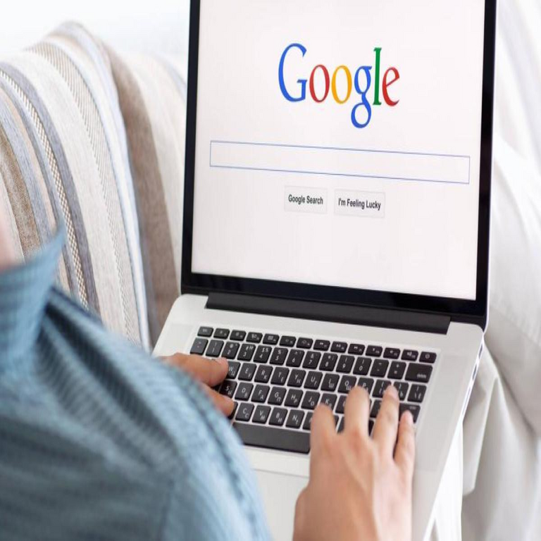 Google ofrece becas sin costo en Colombia para formación en Inteligencia Artificial, Ciberseguridad y Análisis de Datos.