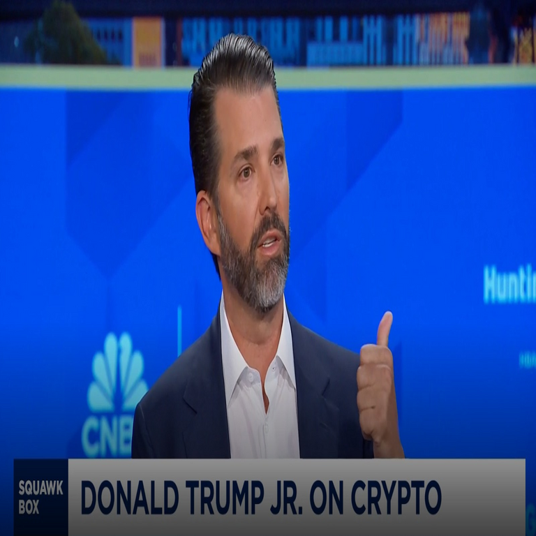 La familia Trump incursionó en bitcoin tras enfrentar restricciones bancarias.