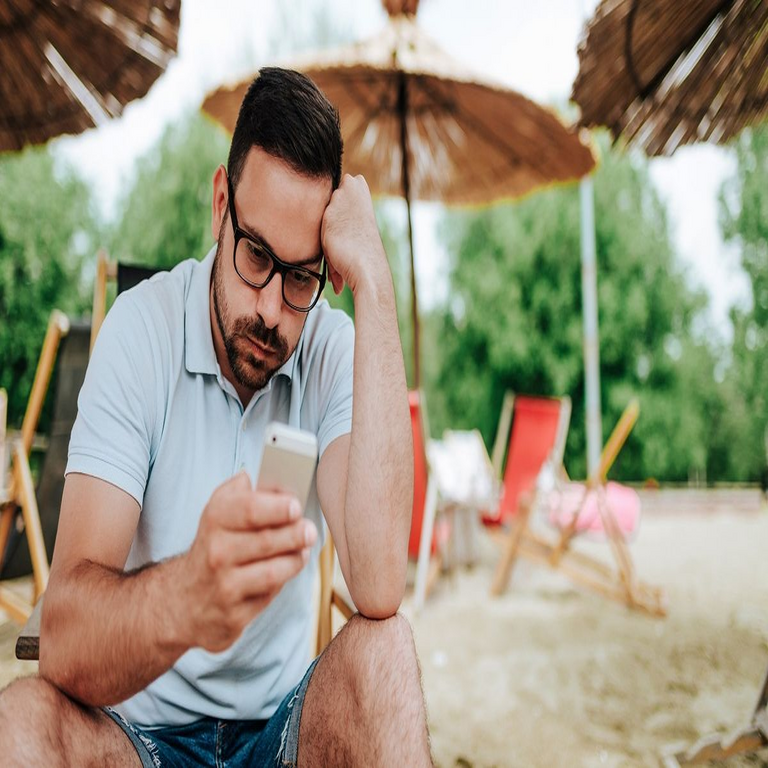 Precaución ante mensajes recibidos de superiores durante períodos vacacionales: posible intento de fraude.