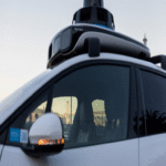 Waymo transforma la movilidad urbana con una reducción del 92% en accidentes y dominio del mercado en San Francisco.