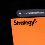 Strategy lanzó en Nasdaq una nueva acción preferente respaldada por bitcoin.