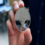 SharpLink experimenta una caída bursátil tras financiar con deuda la adquisición de Ethereum.