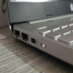 Mi computadora portátil cuenta con un puerto de 2.5 Gbps, ¿será posible aprovechar su capacidad real?