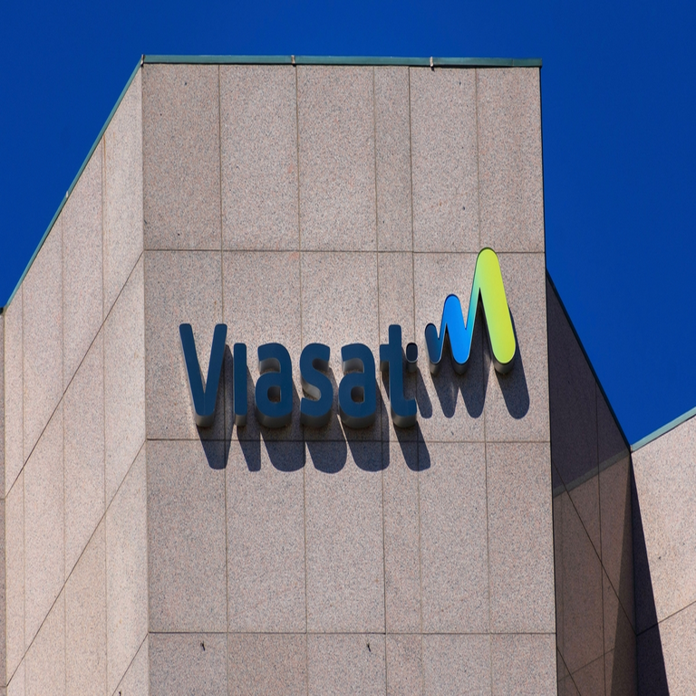 El gigante de telecomunicaciones Viasat es la última víctima del tifón Salt.