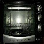Estoy por adquirir un horno eléctrico, ¿qué aspectos debo considerar para garantizar un consumo energético eficiente?