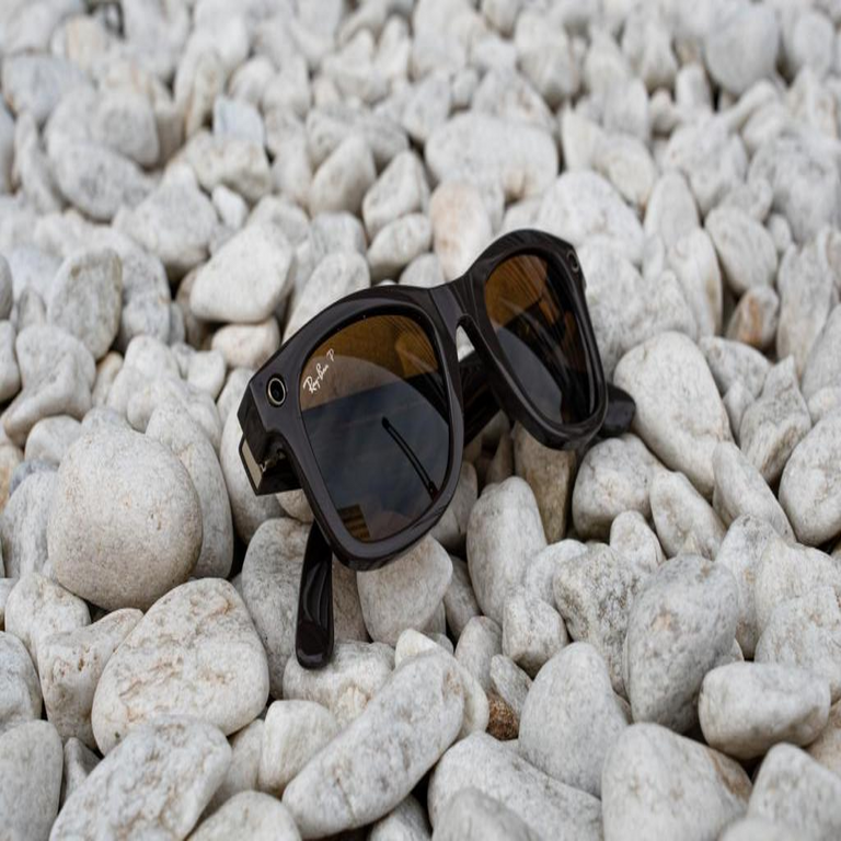 Meta aspira a liderar el mercado de gafas inteligentes con una inversión de 3.000 millones de euros en el fabricante de Ray-Ban.