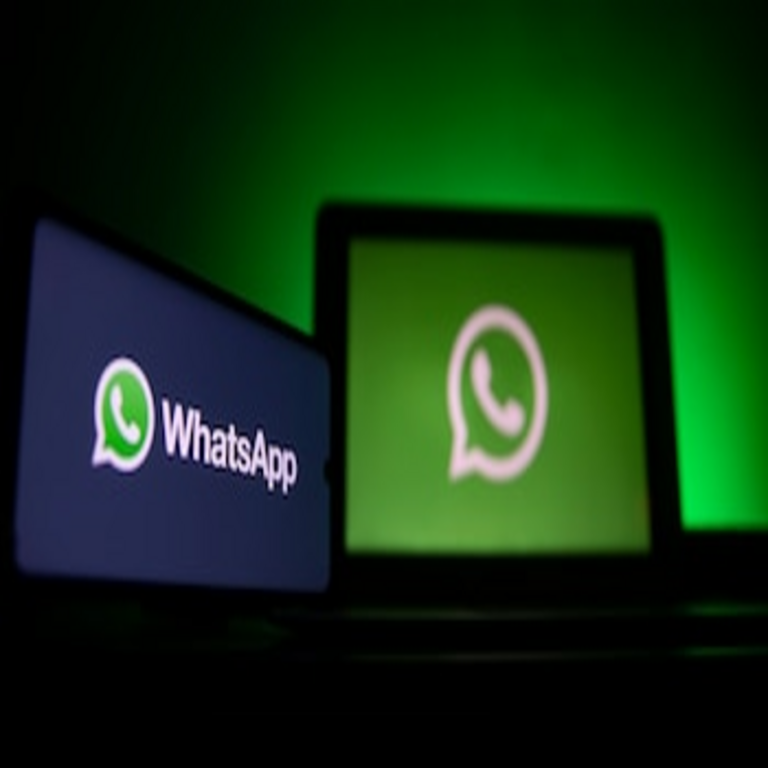 Procedimiento para recuperar mensajes y archivos eliminados accidentalmente en WhatsApp.