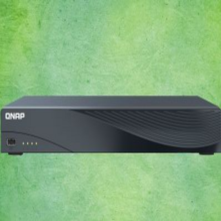 QNAP presenta su nuevo grabador de video en red inteligente TVR-AI200 de 16 canales con soporte PoE+.
