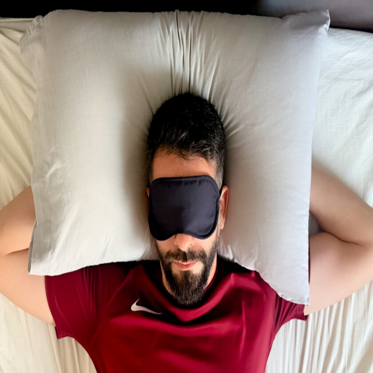 Buscando mejorar la calidad del sueño, opté por evaluar una solución de alta gama: una almohada de 500 euros fabricada con plumón siberiano.