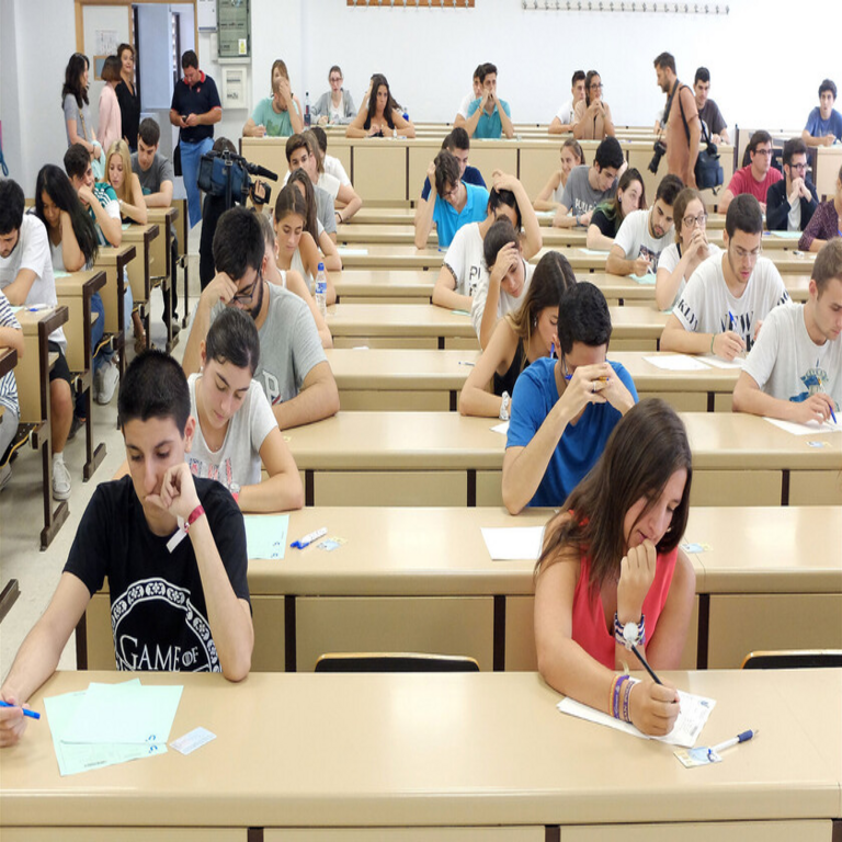 Estudiar en exceso es positivo, sin embargo existe otro elemento determinante en el resultado académico: el horario de aplicación de la evaluación.