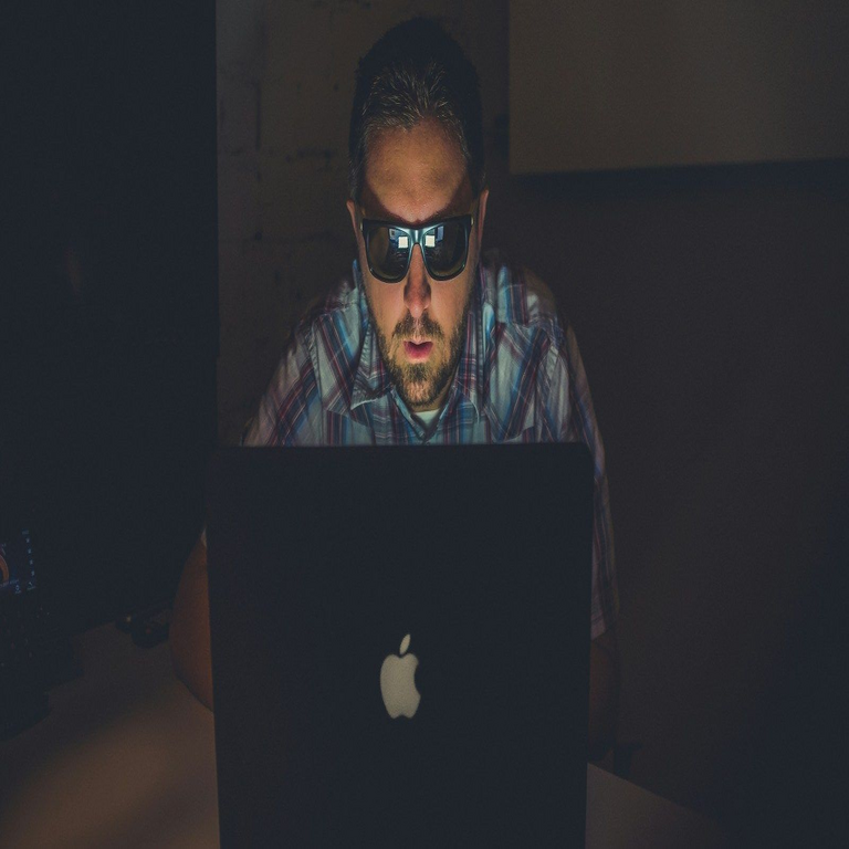 Búsquedas en Google que los profesionales de ciberseguridad evitan realizar bajo cualquier circunstancia.