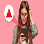 Especialistas en seguridad advierten: al detectar este indicio en la pantalla de tu dispositivo móvil, existe riesgo de vigilancia no autorizada.