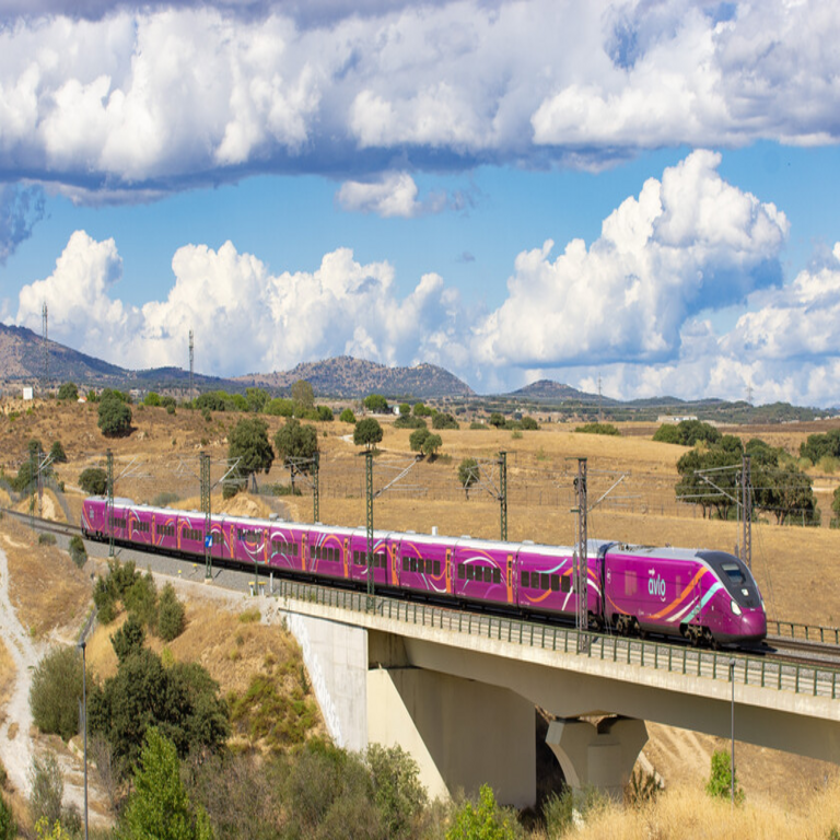 Renfe depositaba su confianza en los trenes AVRIL para competir contra los operadores low cost Ouigo e Iryo, pero estos modelos continúan presentando fallos recurrentes.