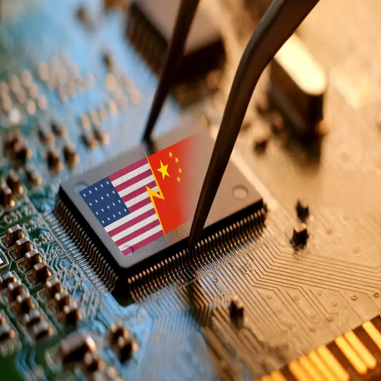 Huawei presenta el sistema de inteligencia artificial CloudMatrix 384 para competir con la solución insignia de Nvidia.