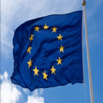 La Unión Europea propone una aplicación móvil para la verificación constante de la edad, aunque presenta múltiples deficiencias técnicas.