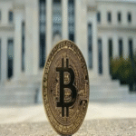 Bitcoin aguarda el discurso de Powell previsto para esta tarde.