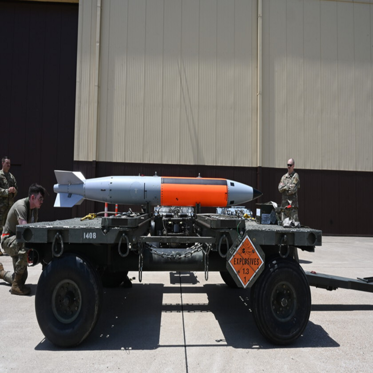 No se trata de que Estados Unidos haya alertado a Rusia sobre Ucrania, sino del reciente despliegue de armas nucleares con capacidad de hasta 50 kilotones en territorio europeo.