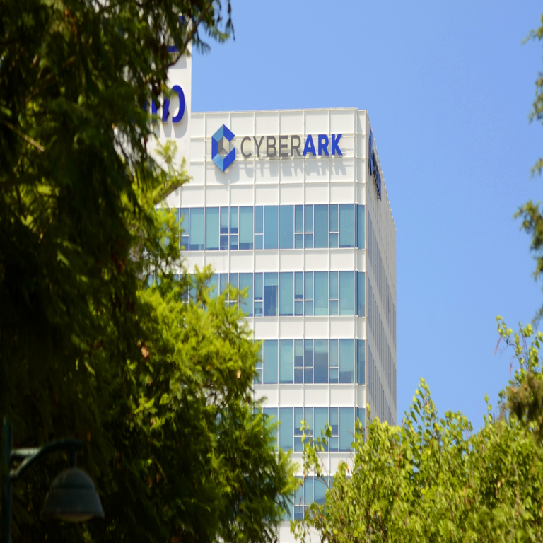 Palo Alto adquiere CyberArk en una operación estratégica.