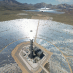 Las plantas termosolares enfrentan desafíos económicos, por lo que ahora diversifican sus funciones: generación de energía diurna y detección de asteroides nocturna.