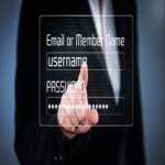 LAMEHUG: Primer malware con inteligencia artificial que ataca organizaciones mediante cuentas de correo oficiales comprometidas.