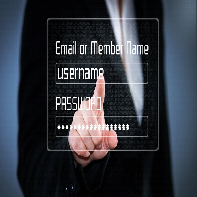 LAMEHUG: Primer malware con inteligencia artificial que ataca organizaciones mediante cuentas de correo oficiales comprometidas.