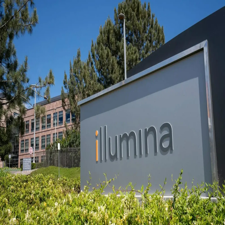Illumina multada con .8 millones por fallas de ciberseguridad en herramientas genómicas vendidas a agencias estadounidenses.