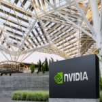 NVIDIA se encuentra en una situación compleja al enfrentar simultáneamente la presión regulatoria de Estados Unidos y la desconfianza del mercado chino.