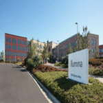 El Departamento de Justicia alcanza un acuerdo de 9.8 millones de dólares con Illumina por denuncias de un informante cibernético.