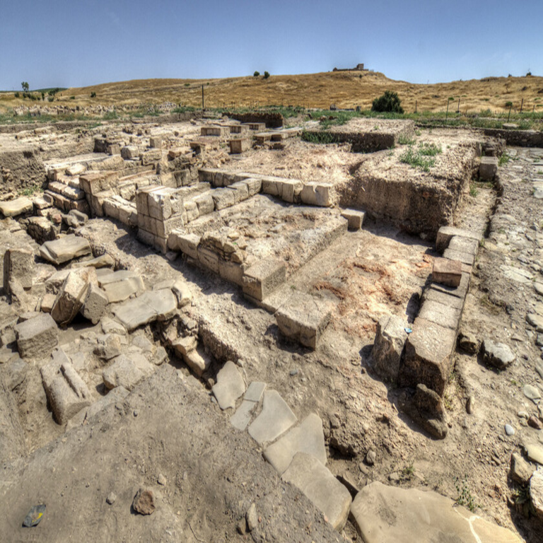 Hace cuatro décadas, un equipo de arqueólogos halló en Jaén una estructura del siglo IV inicialmente identificada como iglesia, aunque posteriormente se determinó que dicha clasificación era incorrecta.