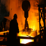 El metal que impulsa la electrificación global enfrenta inestabilidad: la disputa estadounidense por el cobre provoca una caída histórica en los mercados.