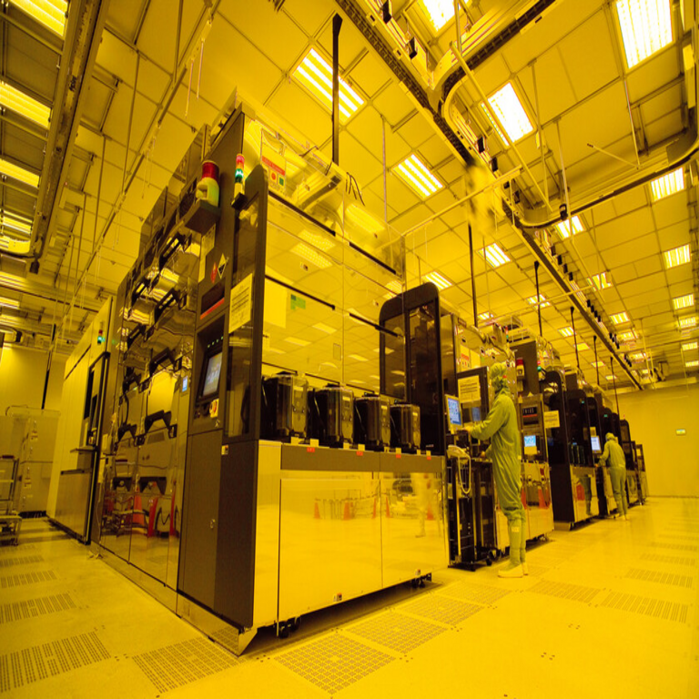 Taiwán requiere con urgencia talento para su industria de semiconductores y, de manera sorprendente, lo está buscando en campamentos de verano.