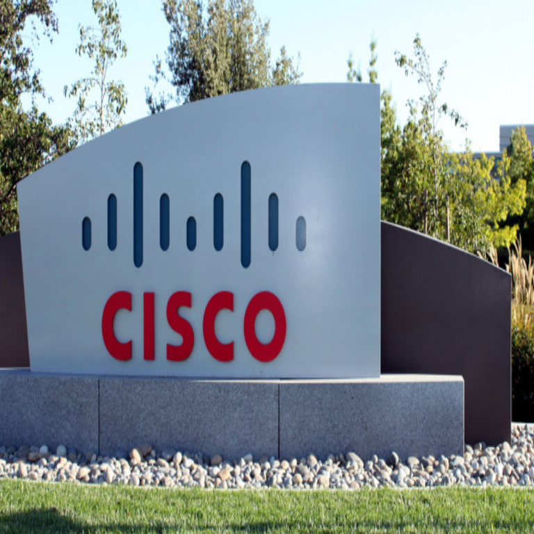 Cisco reportó una filtración de datos en su CRM mediante un ataque de vishing.