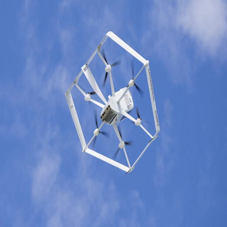 Estados Unidos modifica las regulaciones para operar drones más allá del alcance visual, facilitando así los envíos de paquetes.