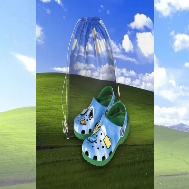 Microsoft lanza a la venta las Crocs con temática de Windows XP, tan cuestionables estéticamente como sus suéteres navideños.